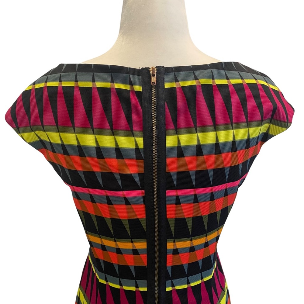 Signature London Style Print Sheath Dress 4 - Picture 10 of 16